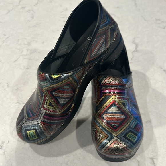 Multicolor dansko worn twice! - Picture 4 of 7